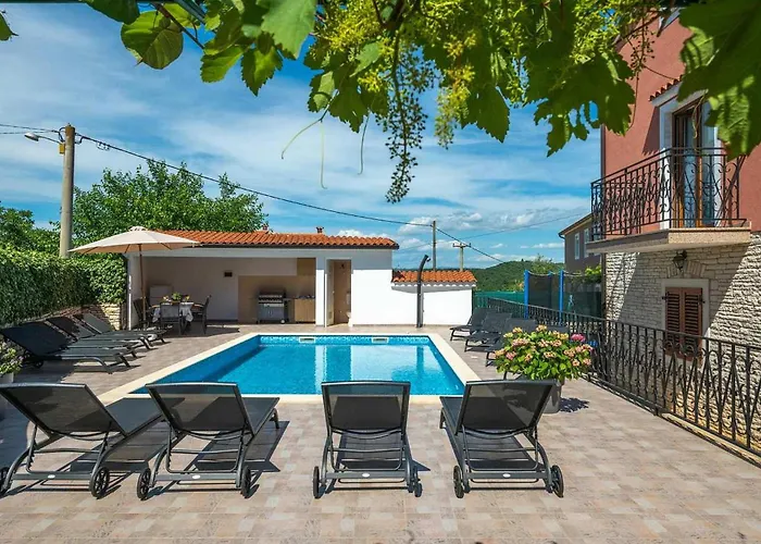 펜션 Viktori 로비니